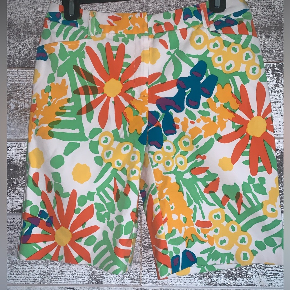 J McLaughlin shorts women size 2 bright and colorful floral
